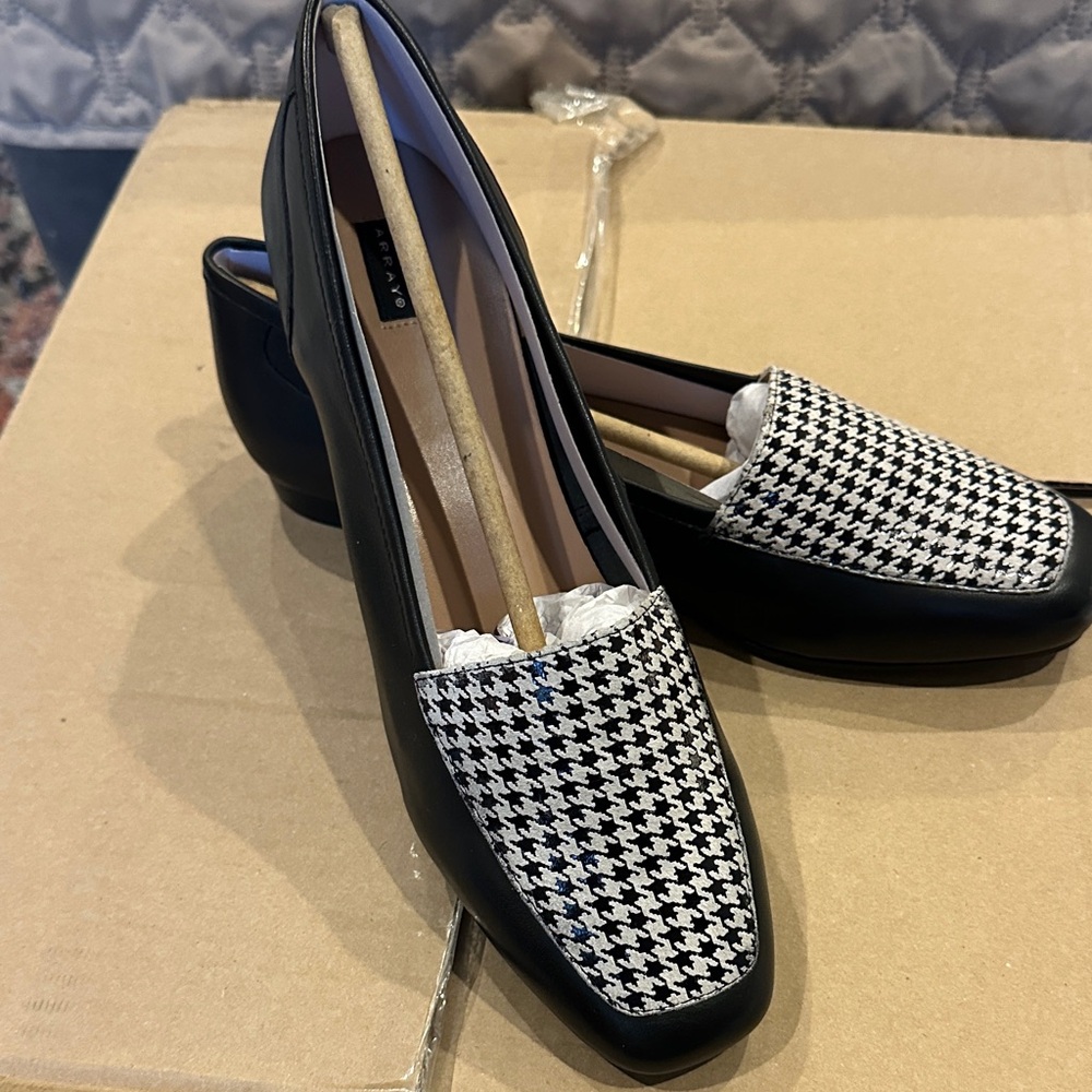 Array Black Houndstooth Slip-On Loafers NWT